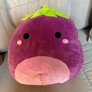 Squishmellow- Glenna the eggplant
